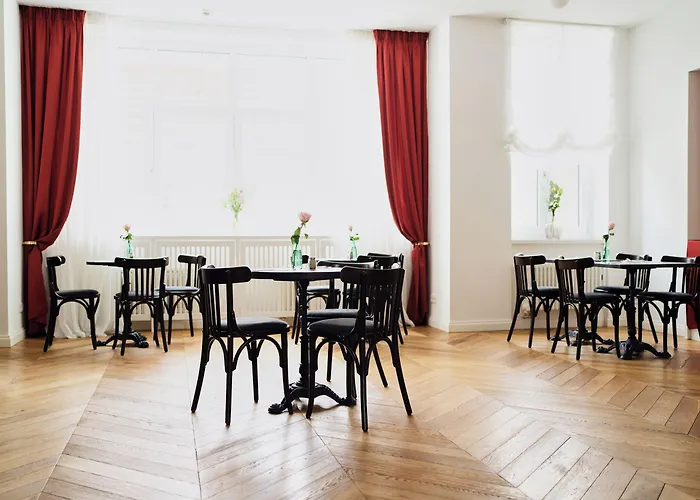 林登乌法酒店 3*