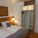 Szálloda Lindenufer 3*