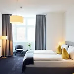 Hotel Lindenufer 3*