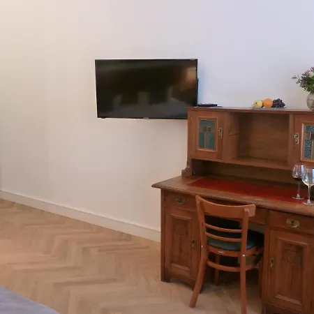Otel Lindenufer 3*