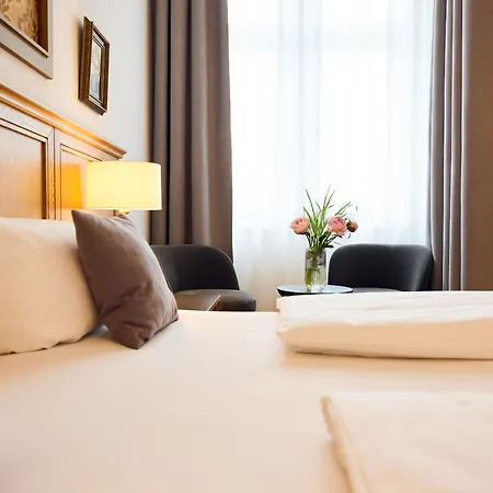 Lindenufer 3* Berlín