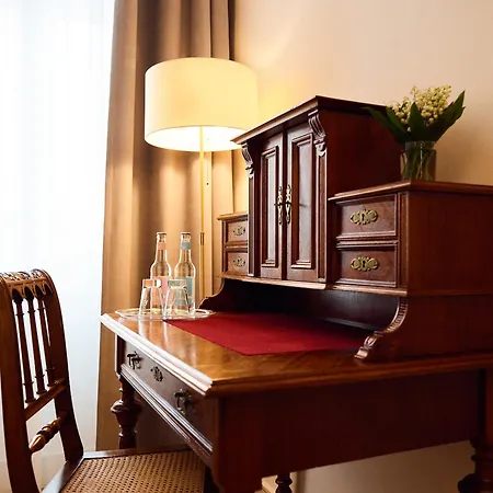 Lindenufer 3* Berlín