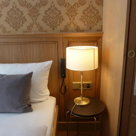 Lindenufer 3* Berlín