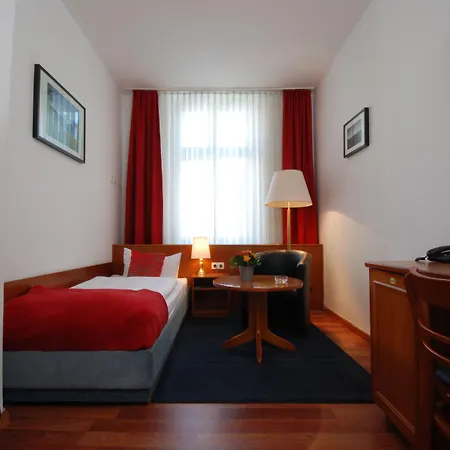 Lindenufer Отель Берлин