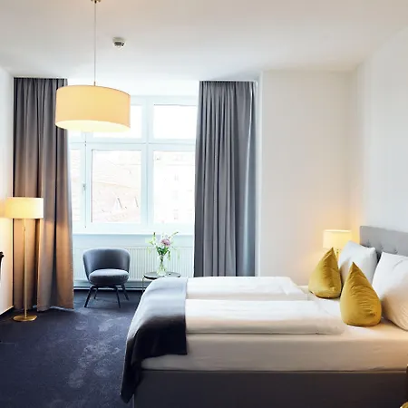Hotel Lindenufer 3*