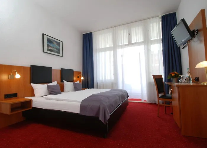 Hotel Lindenufer 3*