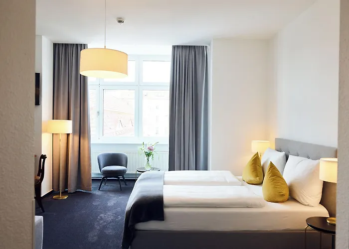 Hotel Lindenufer 3*